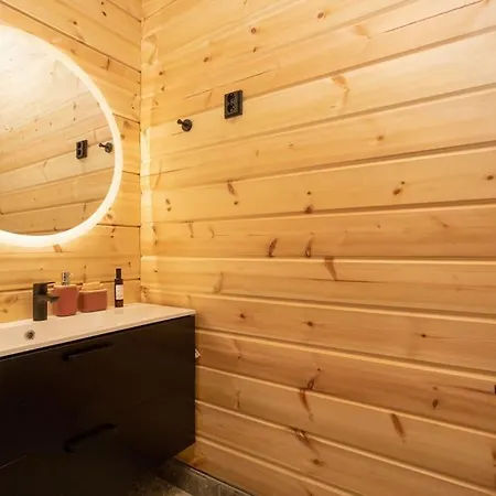 Saunamaeki B - Beachfront Willa